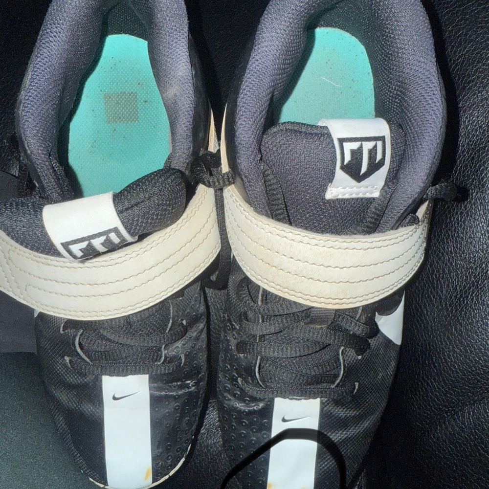 Black and White Nike Athletic Shoes. Size 5.5